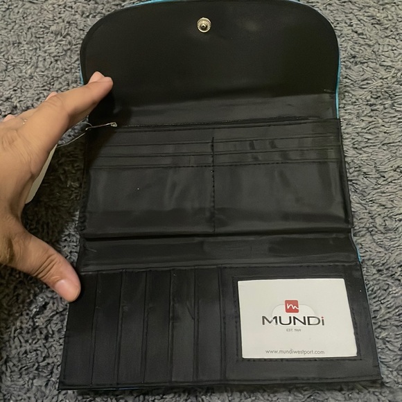 NWT Mundi wallet - Picture 2 of 4
